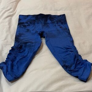 Lululemon Athletica Blue Capri Tie-Dye Leggings